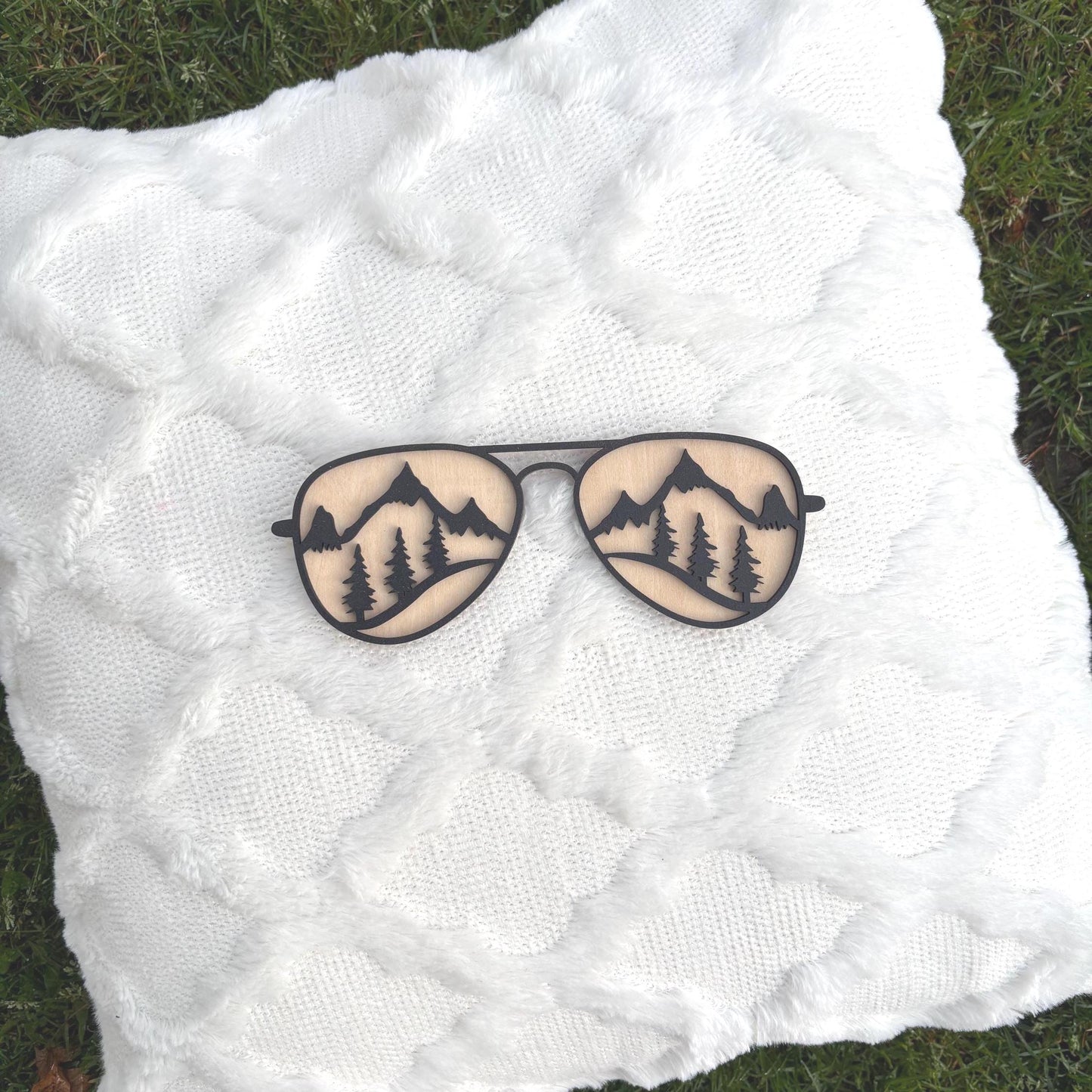 Mountain Sunglasses Wall Art β Nature-Inspired Wooden Decor for Adventure Lovers, Cabin Vibes, or Travel Nursery β Handmade Gift Idea