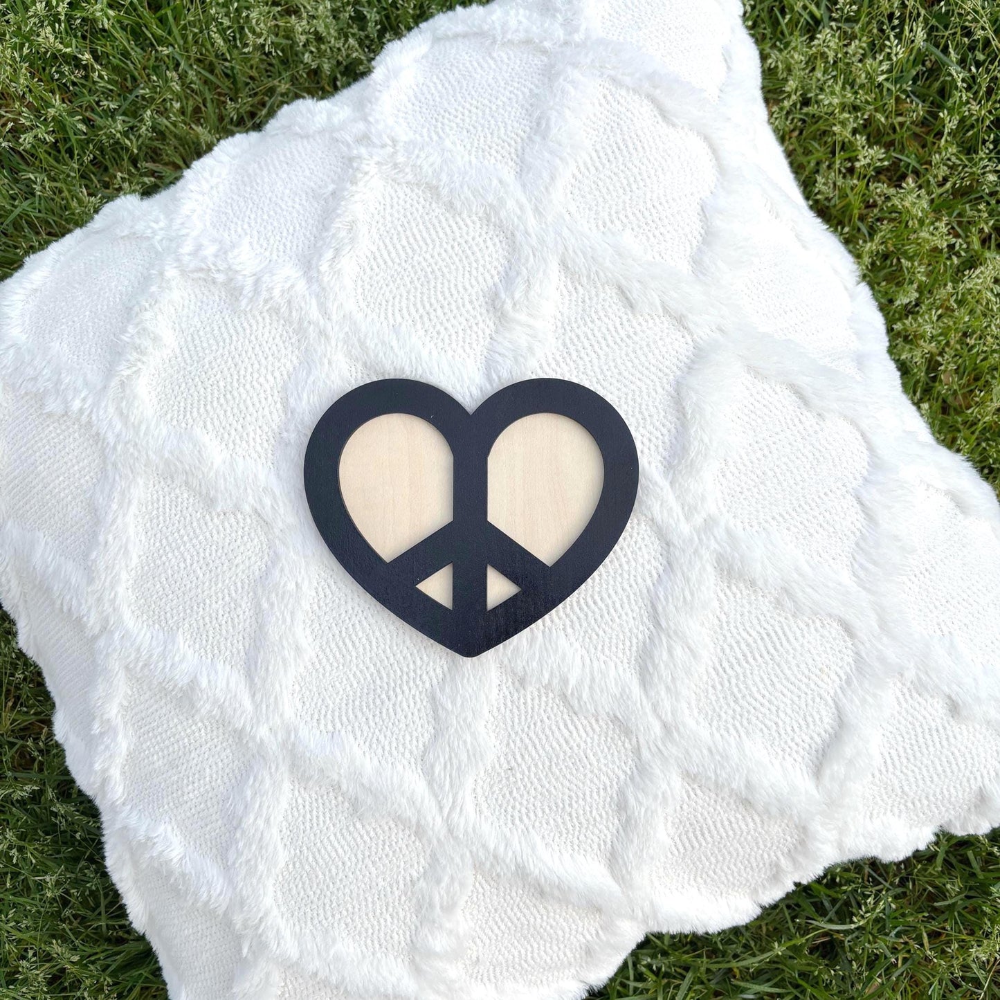 Heart Peace Sign Wall Art โ Boho Wooden Decor for Nursery, Kids Room, or Playroom โ Minimalist Love and Peace Symbol Sign Girly Boys Bedroom