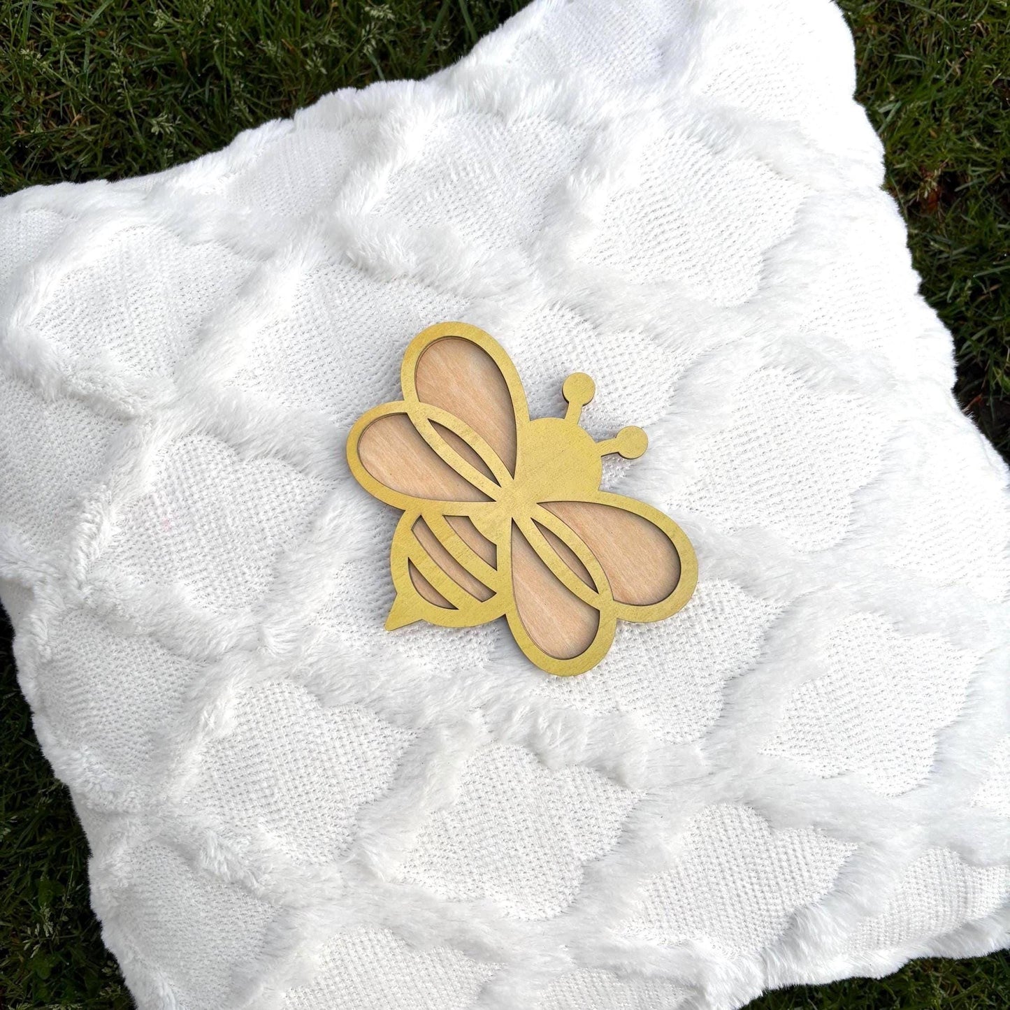 Yellow Bee Wall Decor β Whimsical Wooden Nursery Art for Nature-Loving Kids β Cute Handmade Honeybee Sign for Baby Room or Playroom