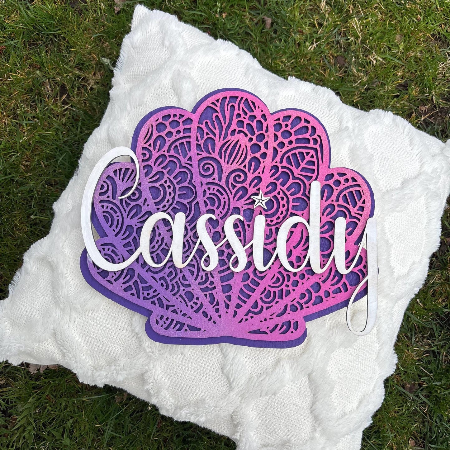 Seashell Name Wall Sign – Personalized Coastal Nursery Decor | Handmade Paper Cut Look | Beach-Themed Kids Room or Bedroom Wall Art Girls