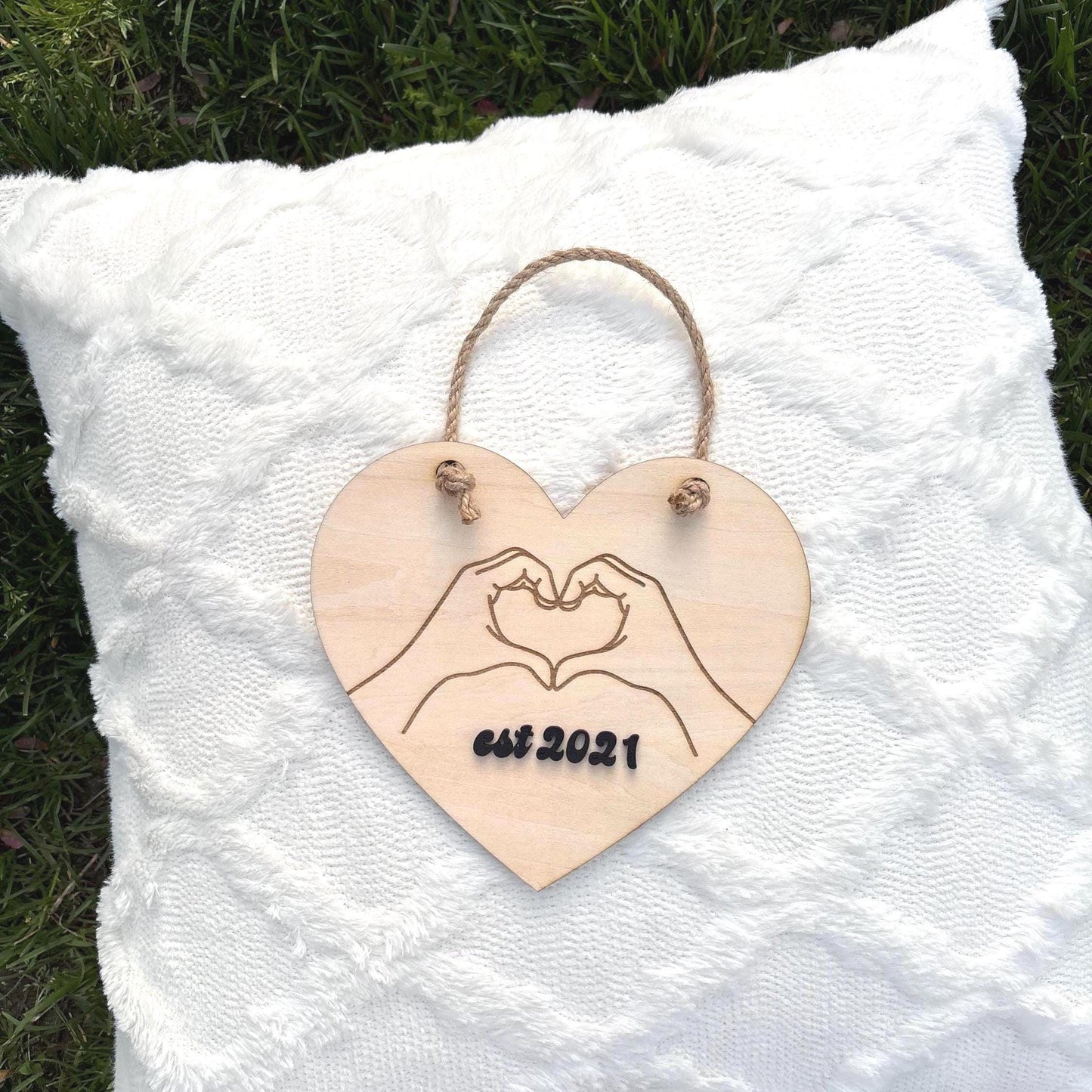 Personalized “Est” Heart Sign Couple Anniversary Gift Custom Wedding Decor Family Established Sign Valentine’s Day Gift Rustic Wall Hanging