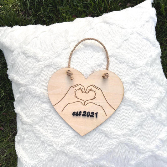 Personalized “Est” Heart Sign Couple Anniversary Gift Custom Wedding Decor Family Established Sign Valentine’s Day Gift Rustic Wall Hanging