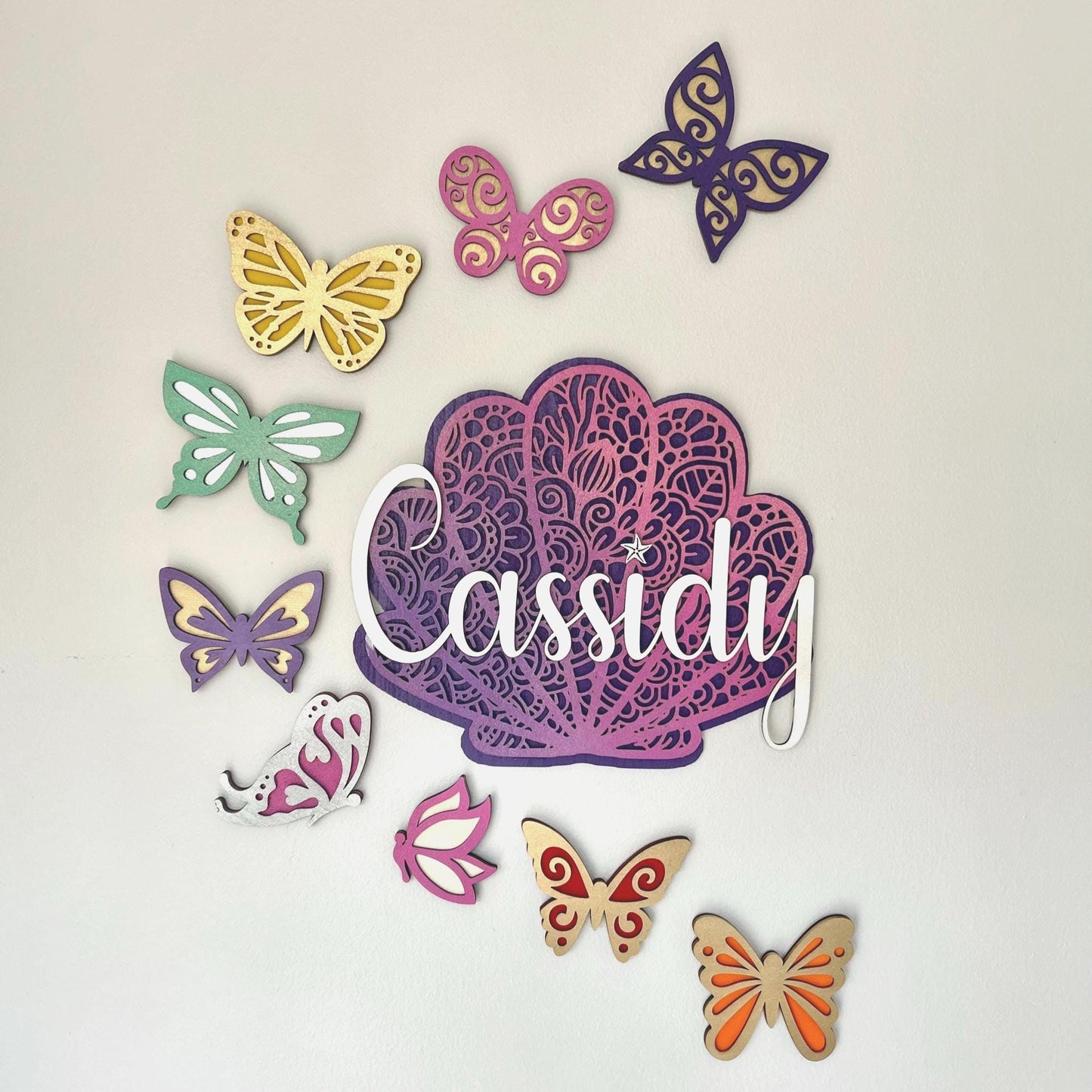 Seashell Name Wall Sign – Personalized Coastal Nursery Decor | Handmade Paper Cut Look | Beach-Themed Kids Room or Bedroom Wall Art Girls