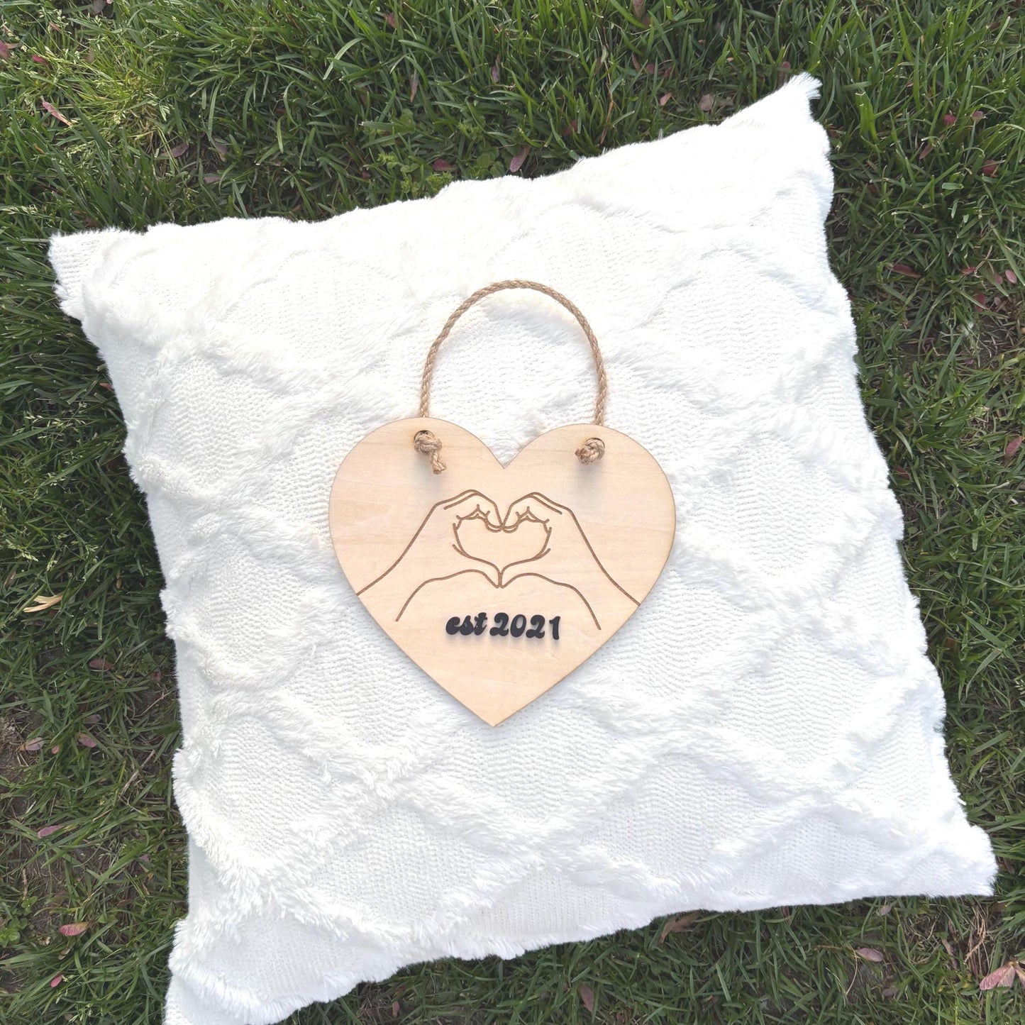 Personalized “Est” Heart Sign Couple Anniversary Gift Custom Wedding Decor Family Established Sign Valentine’s Day Gift Rustic Wall Hanging
