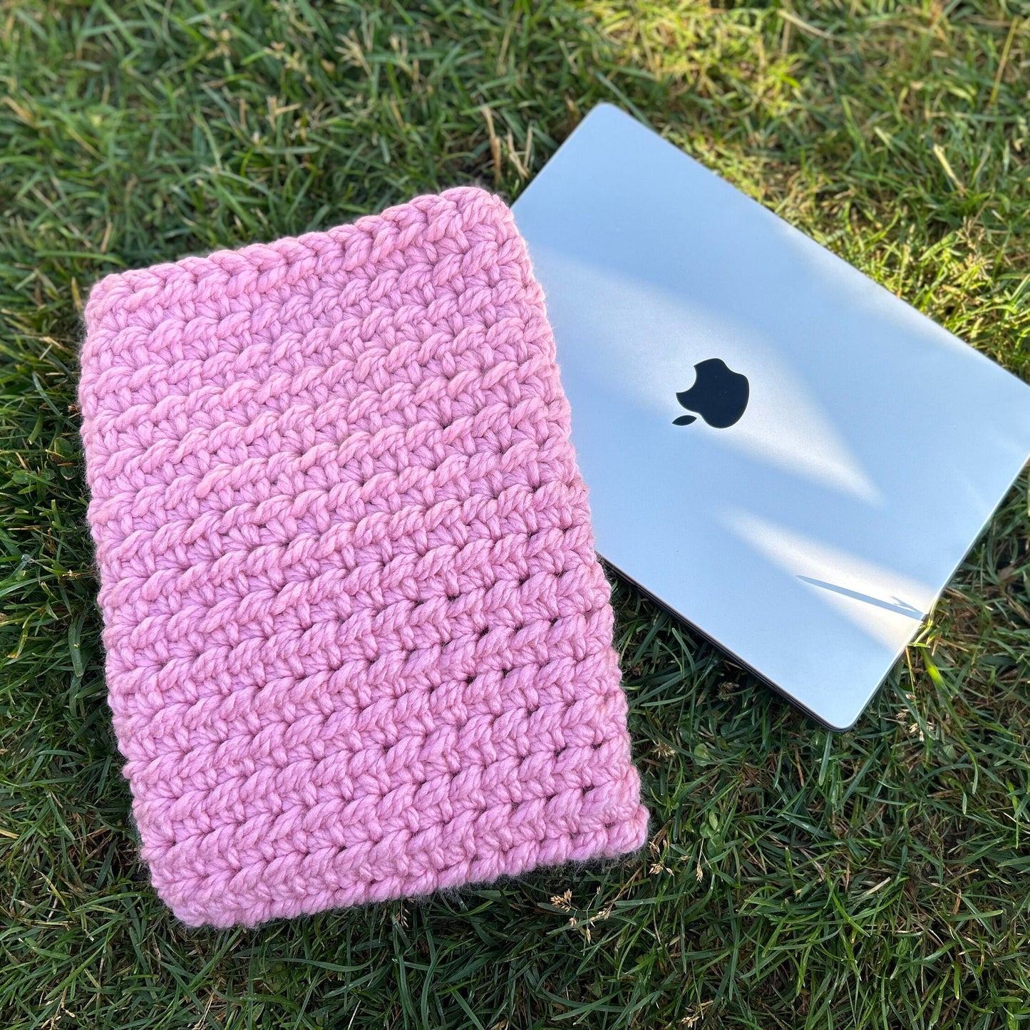 LAPTOP MACBOOK IPAD Knit Cover • Custom Knit Sleeve Holder Thick Apple Electronic Protective Chunky Yarn Knit Gadget Gift Office Case